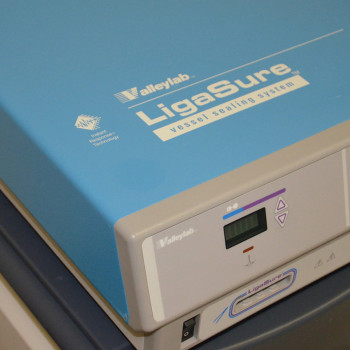 Система лігування (зшивання) судин ValleyLab LigaSure Високочастотний електрохірургічний коагулятор
