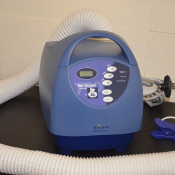 Апарат для обігріву пацієнта BAIR HUGGER750