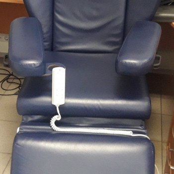 Крісло електричне діалізне GARDHEN BILANCE STEPHEN H ANATOMICAL