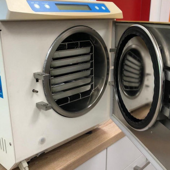 Паровий стерилізатор Melag Vacuklav 30-B