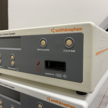 Відеосистема, виготовлена в США, доповнена джерелом світла Smith & Nephew 560